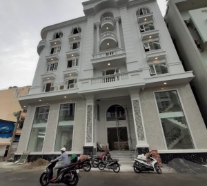Thi công cửa sổ kính cường lực