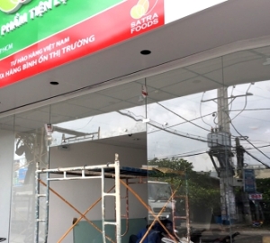 Thi công cửa kính cường lực