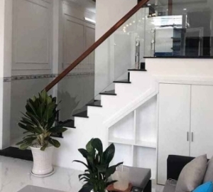 Thi công phòng tắm kính, cầu thang, kính bếp