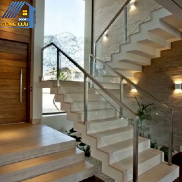 Cầu thang kính cường lực 02